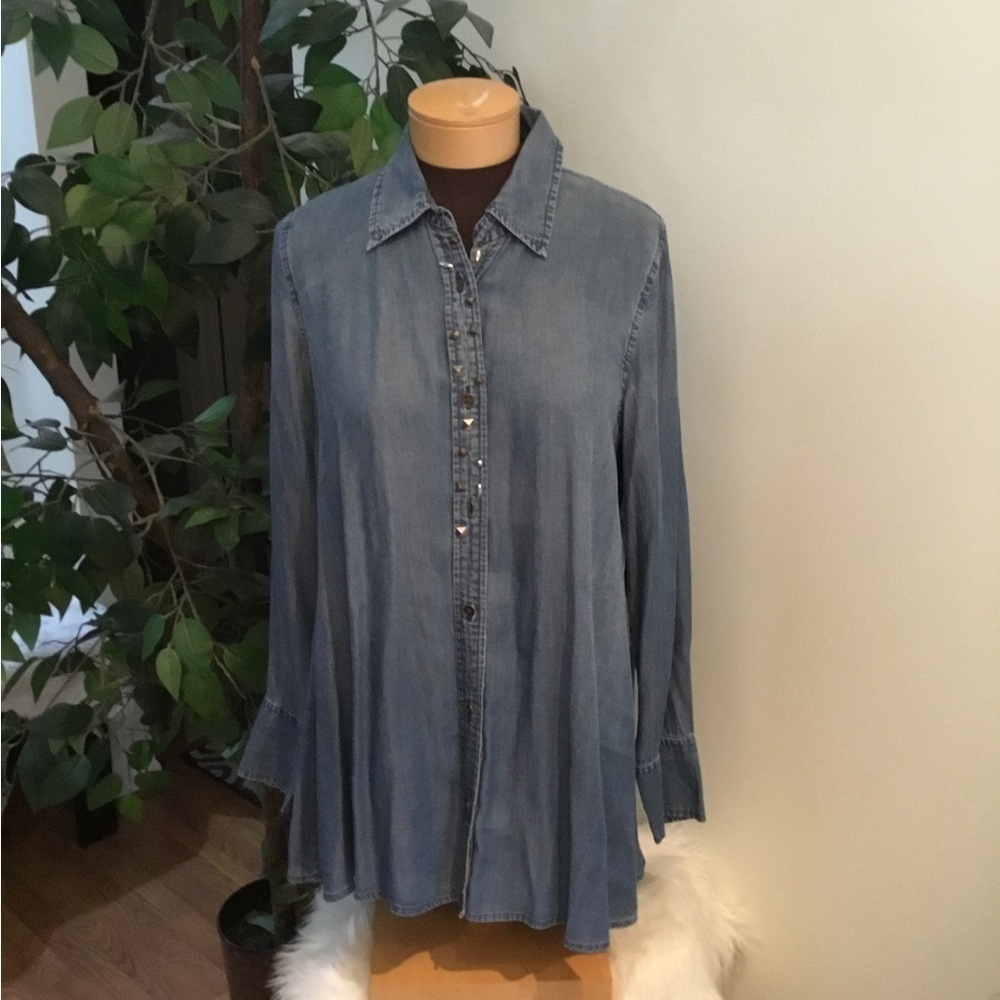 Allen B by Allen Schwartz long sleeve button down woman’s size medium NWT